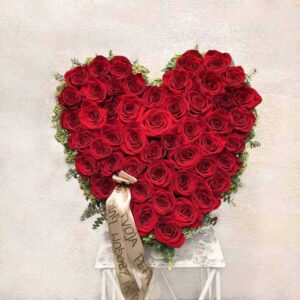 Srce od crvenih ruža