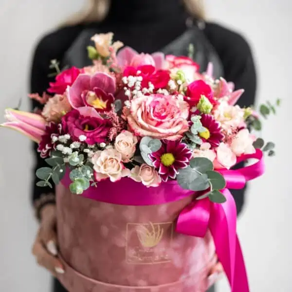 Mix pink rozog cvijeca u kutiji