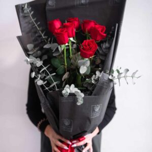 Crvene-ruze-s-eukaliptusom Crvene-ruze-s-eukaliptusom