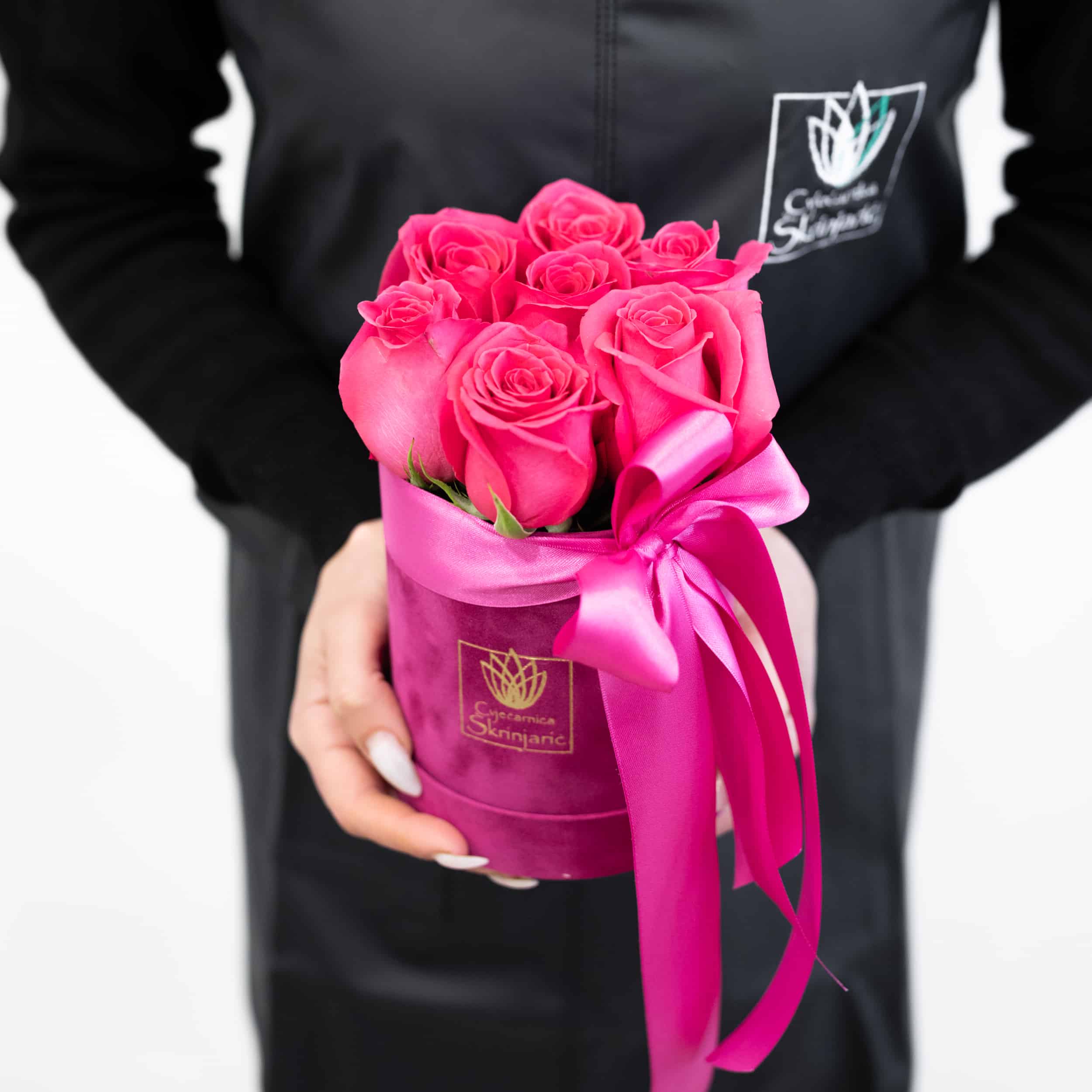 pink-ruze-u-kutiji-2